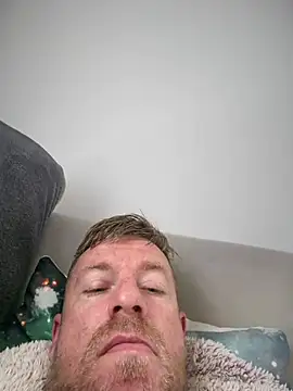 Snapshot of BIGDICK3202 chatting on June 7, 7:45 am BIGDICK3202 online show from June 7, 7:45 am