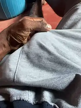 Snapshot of Yurt000 chatting on March 22, 5:17 am Yurt000 online show from March 22, 5:17 am