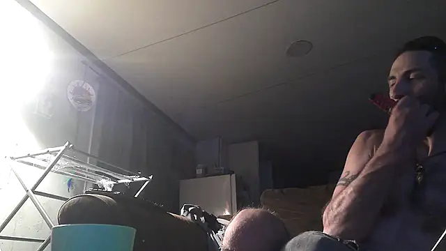 Snapshot of Bi_curious86 chatting on October 18, 3:20 am Bi curious86 online show from October 18, 3:20 am