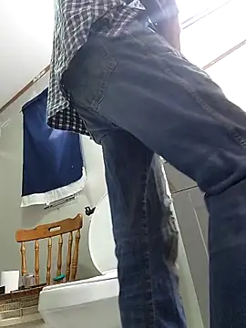 Snapshot of Bi_curious86 chatting on February 6, 8:12 pm Bi curious86 online show from February 6, 8:12 pm