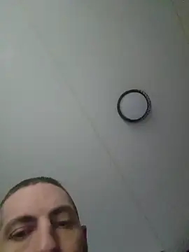 Snapshot of Bi_curious86 chatting on February 7, 3:16 pm Bi curious86 online show from February 7, 3:16 pm