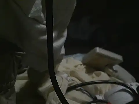 Snapshot of Bi_curious86 chatting on February 8, 3:21 am Bi curious86 online show from February 8, 3:21 am