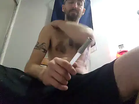 Snapshot of Bi_curious86 chatting on February 9, 8:07 am Bi curious86 online show from February 9, 8:07 am