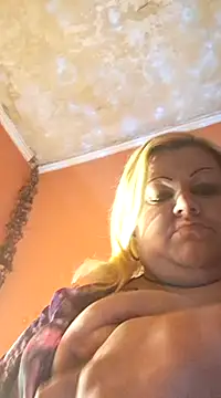 Snapshot of ducicsajsziii chatting on January 19, 6:10 pm ducicsajsziii online show from January 19, 6:10 pm