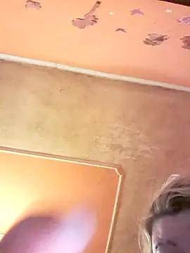 Snapshot of ducicsajsziii chatting on October 12, 8:41 pm ducicsajsziii online show from October 12, 8:41 pm