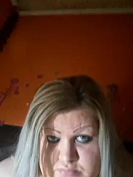 ducicsajsziii online show from February 5, 8:02 pm