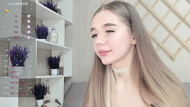 Snapshot of AutoBaby chatting on October 1, 9:48 am AutoBaby online show from October 1, 9:48 am