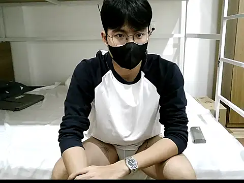 Gwencloudy online show from November 1, 4:20 pm