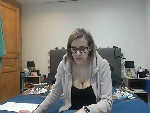 Snapshot of Madame_Callie chatting on April 13, 2:00 pm Madame Callie online show from April 13, 2:00 pm