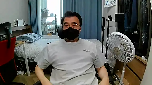 Snapshot of Jackvanlee chatting on August 3, 4:11 am Jackvanlee online show from August 3, 4:11 am
