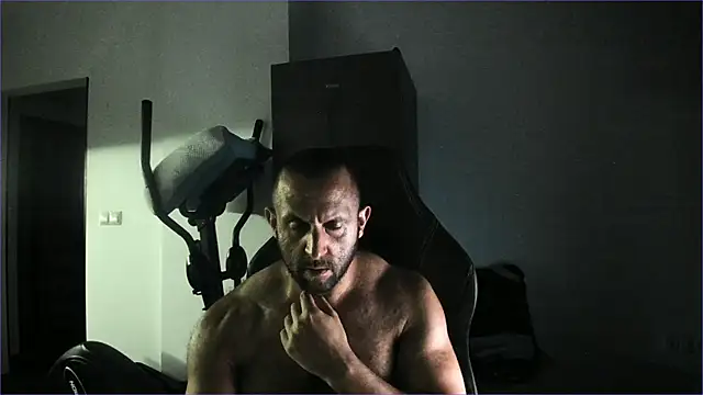 Snapshot of Hugealphabeast chatting on July 21, 6:32 pm Hugealphabeast online show from July 21, 6:32 pm
