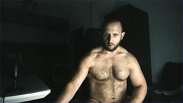 Snapshot of Hugealphabeast chatting on August 3, 9:40 pm Hugealphabeast online show from August 3, 9:40 pm