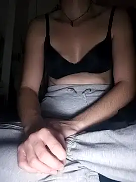 Snapshot of bruna_safadinhaa chatting on January 12, 9:40 am bruna safadinhaa online show from January 12, 9:40 am