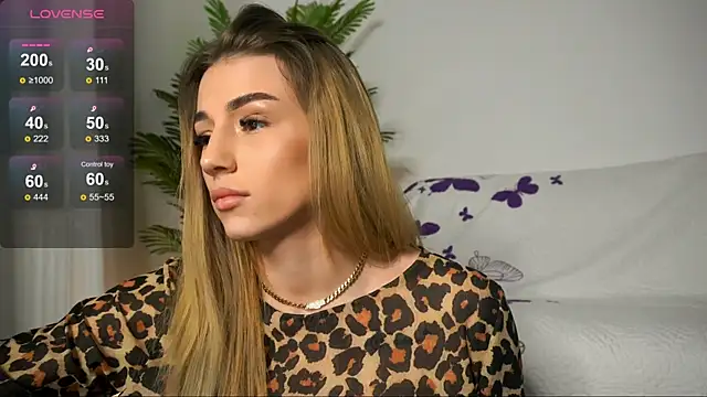 Snapshot of AishaCarter chatting on January 31, 12:28 am AishaCarter online show from January 31, 12:28 am