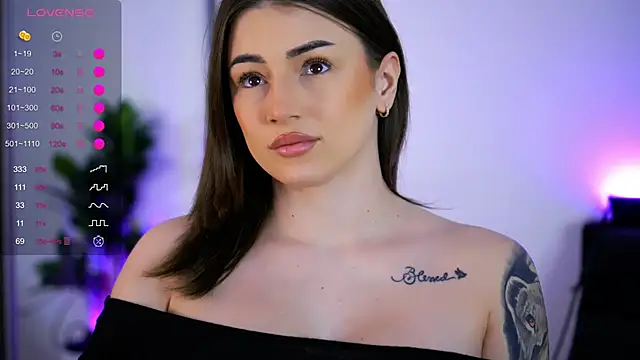 AishaCarter online show from February 5, 6:45 pm