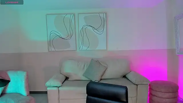 Snapshot of AlessiaCorleone_ chatting on January 24, 8:43 pm AlessiaCorleone online show from January 24, 8:43 pm