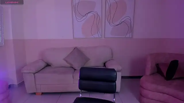 Snapshot of AlessiaCorleone_ chatting on January 31, 8:01 pm AlessiaCorleone online show from January 31, 8:01 pm