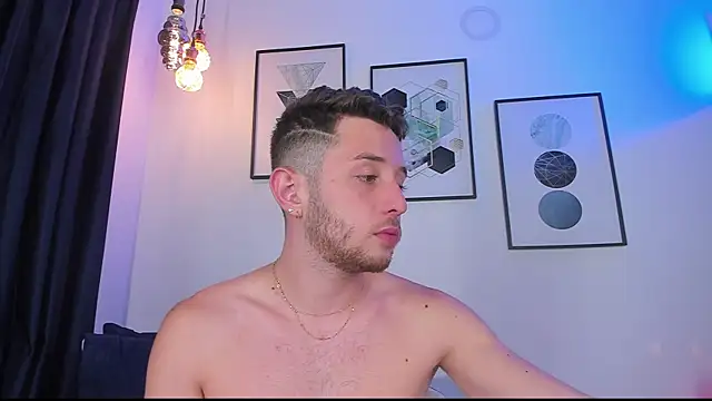 Snapshot of Juan_Castano chatting on January 3, 9:57 pm Juan Castano online show from January 3, 9:57 pm