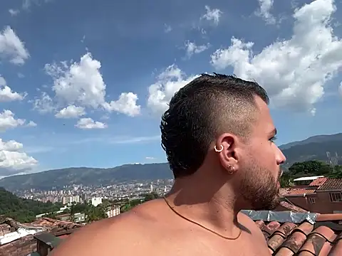 Snapshot of Juan_Castano chatting on January 15, 8:05 pm Juan Castano online show from January 15, 8:05 pm