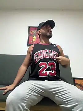 Snapshot of Juan_Castano chatting on February 16, 11:16 pm Juan Castano online show from February 16, 11:16 pm