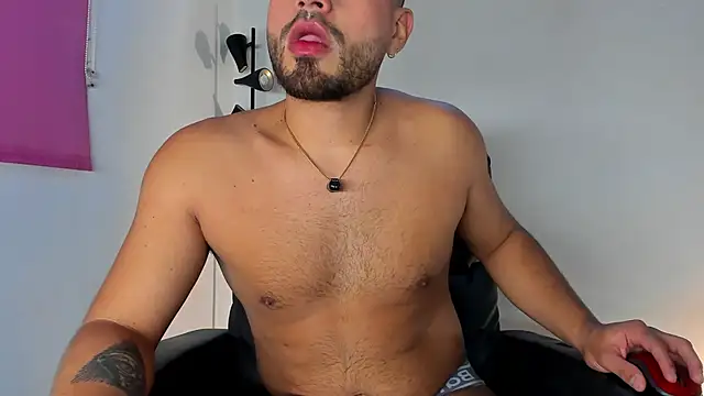 Juan Castano online show from February 5, 10:31 am