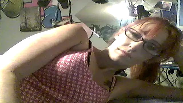4EyedSluttyGinger online show from April 30, 1:01 am
