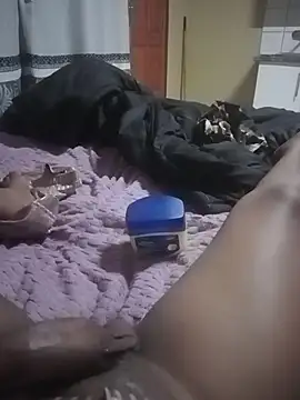 Snapshot of ShooingBunch chatting on February 10, 10:47 pm ShooingBunch online show from February 10, 10:47 pm