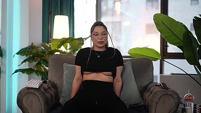 Assmerising online show from February 21, 10:49 am