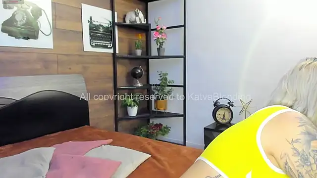 Snapshot of KatyaBlonding chatting on September 17, 3:14 pm KatyaBlonding online show from September 17, 3:14 pm
