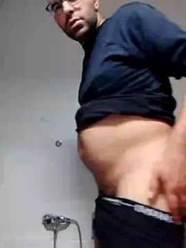 Snapshot of Passivello9 chatting on November 28, 2:14 am Passivello9 online show from November 28, 2:14 am