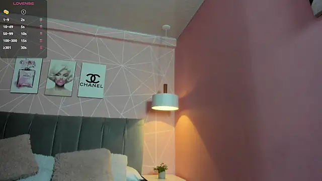 dolly zoe online show from December 23, 5:27 am