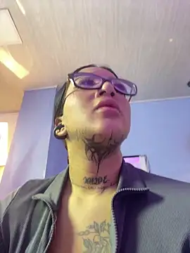 Snapshot of ayshel__ chatting on October 22, 3:40 am ayshel online show from October 22, 3:40 am