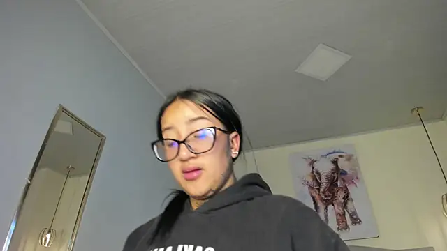 Snapshot of ayshel__ chatting on November 1, 4:14 am ayshel online show from November 1, 4:14 am