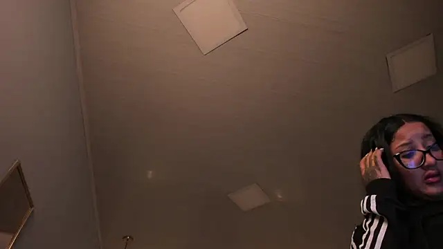 Snapshot of ayshel__ chatting on November 13, 5:28 am ayshel online show from November 13, 5:28 am