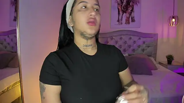 Snapshot of ayshel__ chatting on November 18, 5:12 am ayshel online show from November 18, 5:12 am