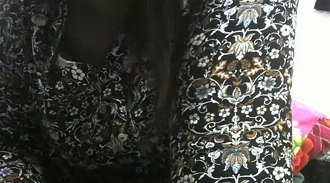 Snapshot of shekira99 chatting on January 21, 7:17 pm shekira99 online show from January 21, 7:17 pm