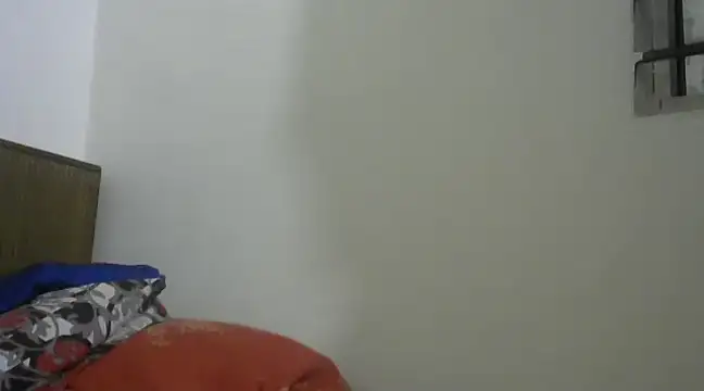 Snapshot of shekira99 chatting on February 15, 9:04 pm shekira99 online show from February 15, 9:04 pm