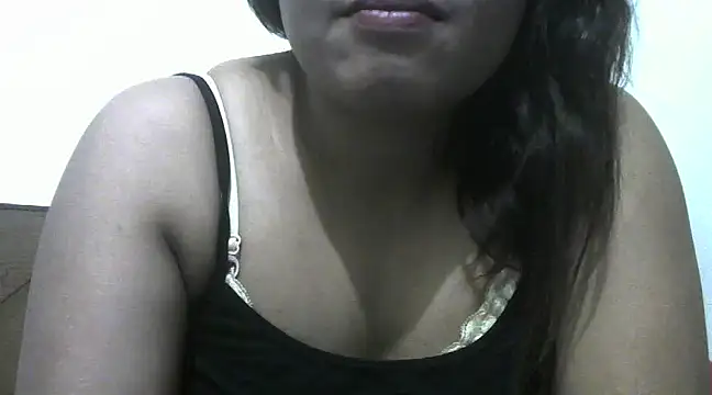 Snapshot of shekira99 chatting on February 18, 12:26 am shekira99 online show from February 18, 12:26 am