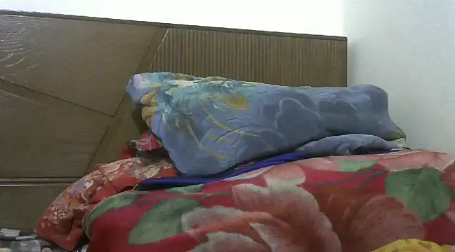 Snapshot of shekira99 chatting on February 19, 7:59 pm shekira99 online show from February 19, 7:59 pm