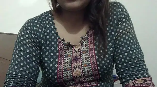 Snapshot of shekira99 chatting on March 13, 8:43 pm shekira99 online show from March 13, 8:43 pm