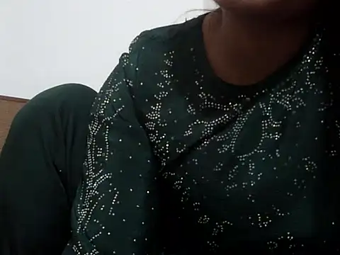 Snapshot of shekira99 chatting on October 13, 7:25 pm shekira99 online show from October 13, 7:25 pm