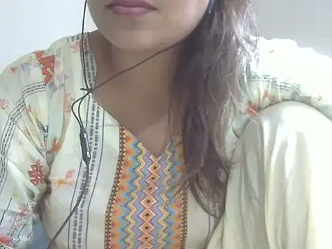 Snapshot of shekira99 chatting on May 3, 3:45 am shekira99 online show from May 3, 3:45 am