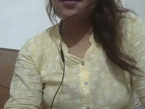 Snapshot of shekira99 chatting on May 19, 7:31 pm shekira99 online show from May 19, 7:31 pm