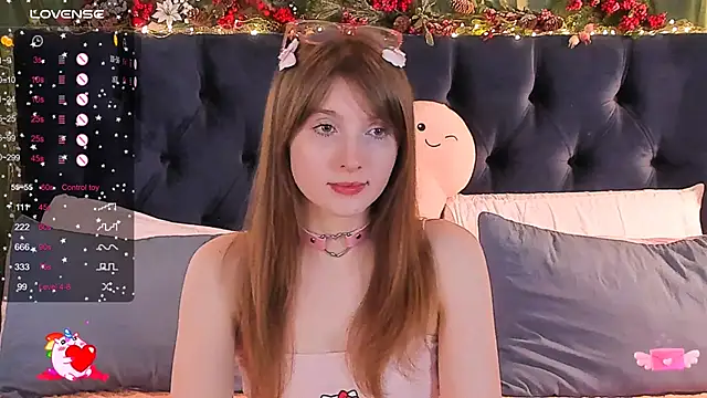 Snapshot of AliceLanley chatting on January 28, 12:32 pm AliceLanley online show from January 28, 12:32 pm