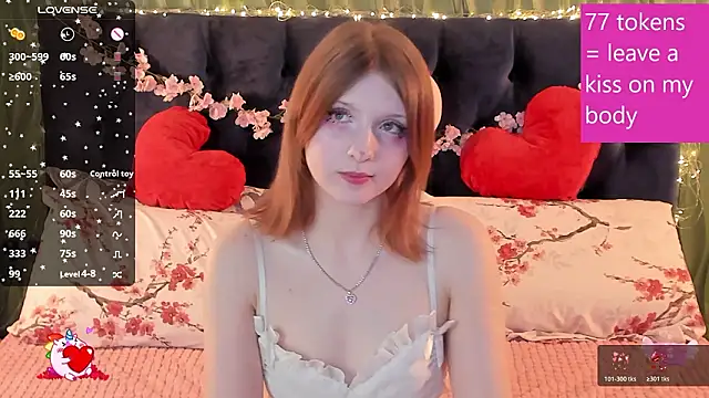 Snapshot of AliceLanley chatting on February 14, 12:02 pm AliceLanley online show from February 14, 12:02 pm