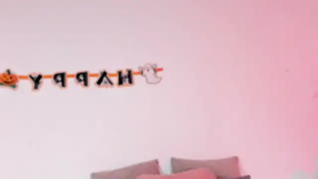 Snapshot of valerycolins chatting on November 4, 10:25 am valerycolins online show from November 4, 10:25 am