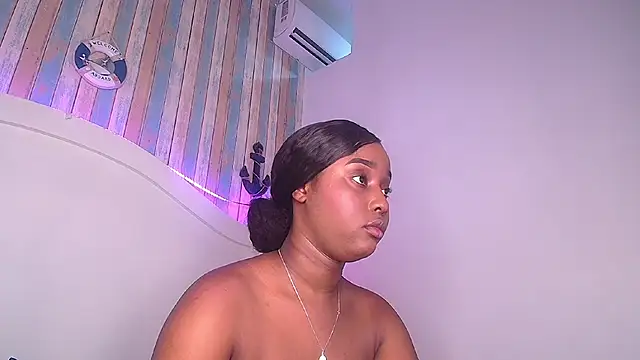 Snapshot of MichaelaCox chatting on June 1, 7:15 pm MichaelaCox online show from June 1, 7:15 pm