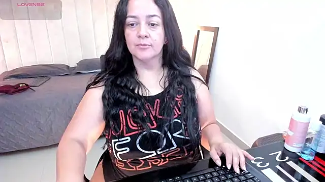 lucia vonne  online show from February 28, 9:16 pm