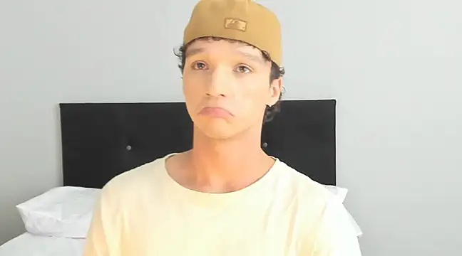 Snapshot of angelcortes chatting on February 24, 10:58 pm angelcortes online show from February 24, 10:58 pm