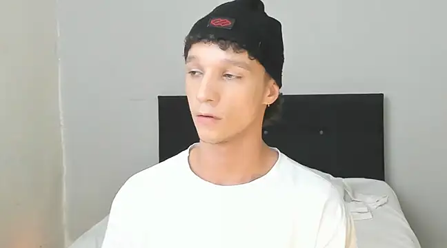 Snapshot of angelcortes chatting on March 13, 9:05 pm angelcortes online show from March 13, 9:05 pm